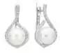 Preview: Eleganter Perlenohrring weiss button 8.5-9 mm, Zirkoniabogen, Englischer Verschluss, 925er Silber, Gaura Pearls, Estland